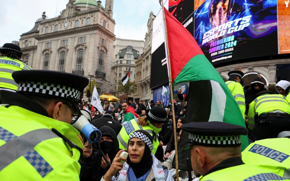 Британія намагається контролювати марші на підтримку Палестини